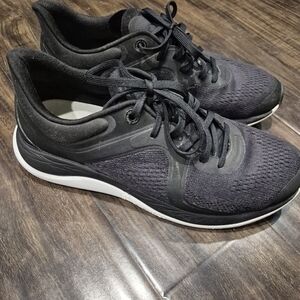 Lululemon Chargefeel Low Women's Workout Shoe Black/White Size 10